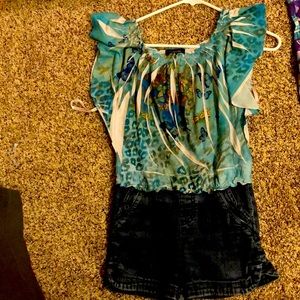I’m selling Shirts, dresses and ,tank tops from lucky,Arizona jeans ,billabong.
